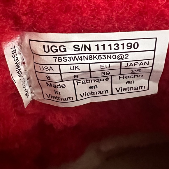 NEW UGG Women’s Classic Clear Mini Waterproof Ankle Boots- Red 1113190- Size 8 - Picture 7 of 8